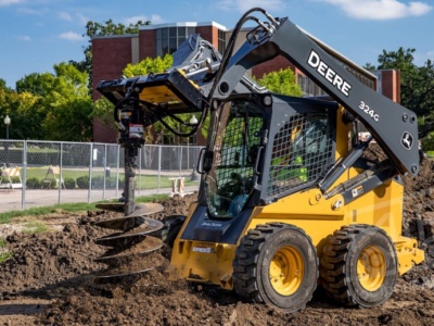 Аренда мини-погрузчика John Deere 324G