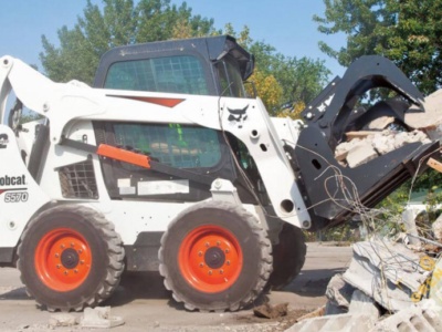 Аренда мини-погрузчика Bobcat S570