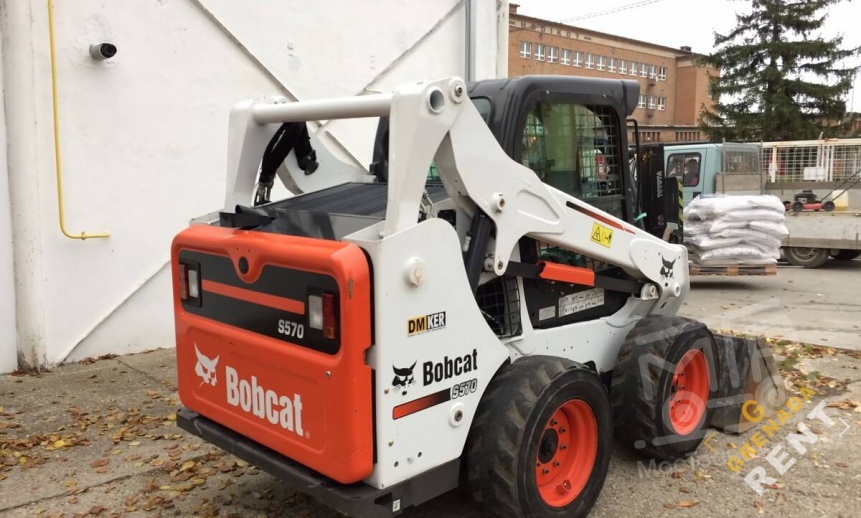 Аренда мини-погрузчика Bobcat S570 thumbnail 1