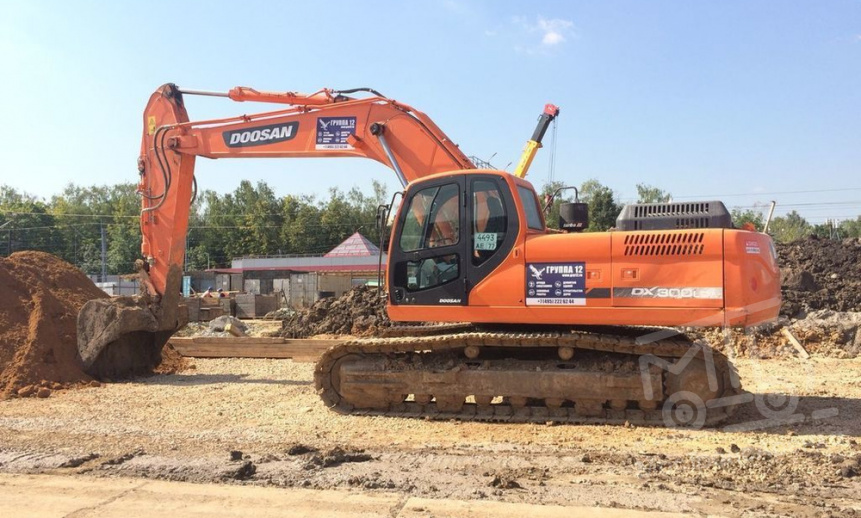 Аренда гусеничного экскаватора Doosan DX300 thumbnail 0