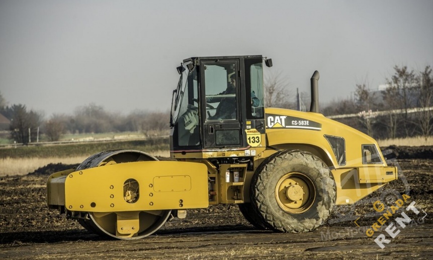Аренда грунтового катка CAT SC 583 E - 15 тонн thumbnail 0