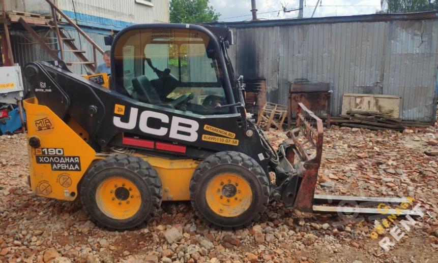 Аренда мини-погрузчика с вилами thumbnail 1