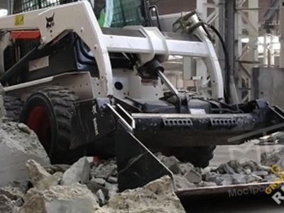 Аренда мини-погрузчика Bobcat S130