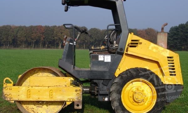 Аренда тротуарного катка Bomag BW 124 DH-3 - 3,3 тонны thumbnail 0