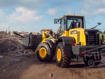 Аренда фронтального погрузчика Komatsu WA200