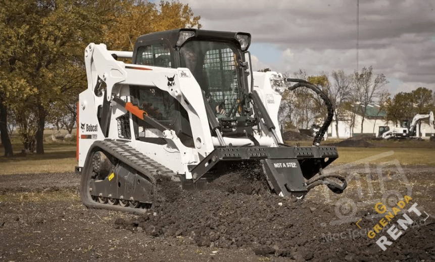 Аренда мини-погрузчика Bobcat T590 с барой thumbnail 0