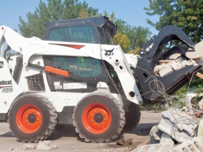 Аренда мини-погрузчика Bobcat S570