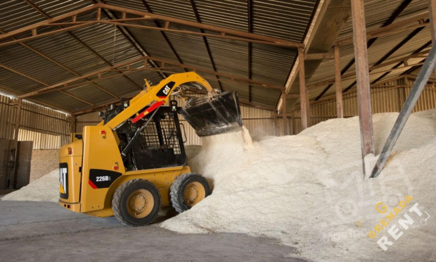 Аренда мини-погрузчика CAT 226B3 thumbnail 1