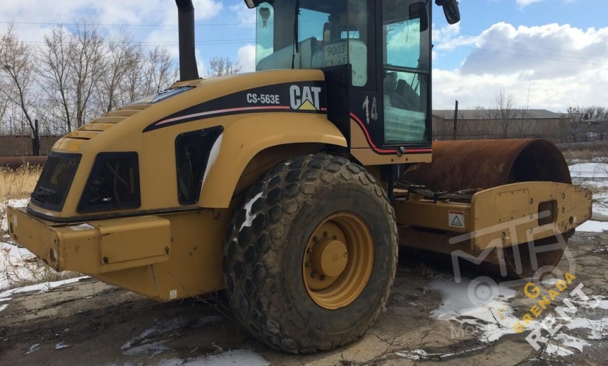 Аренда грунтового катка CAT SC 563 E - 12,1 тонн thumbnail 1
