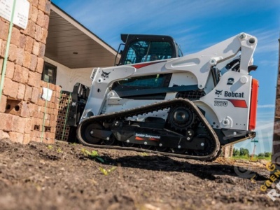 Аренда мини-погрузчика Bobcat Т870