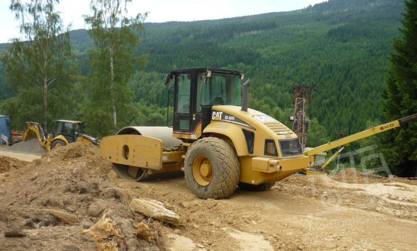 Аренда грунтового катка CAT SC 583 E - 15 тонн thumbnail 1