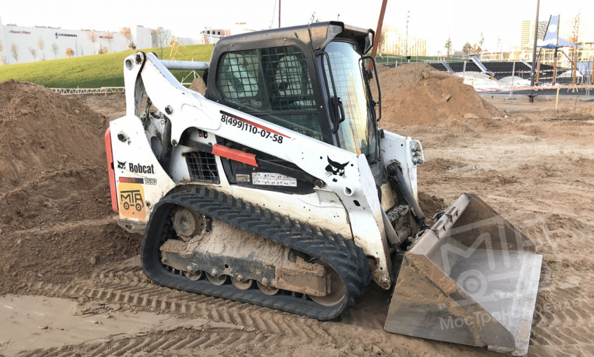 Аренда мини-погрузчика Bobcat Т590 болотный thumbnail 0