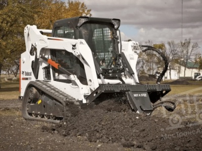 Аренда мини-погрузчика Bobcat T590 с барой