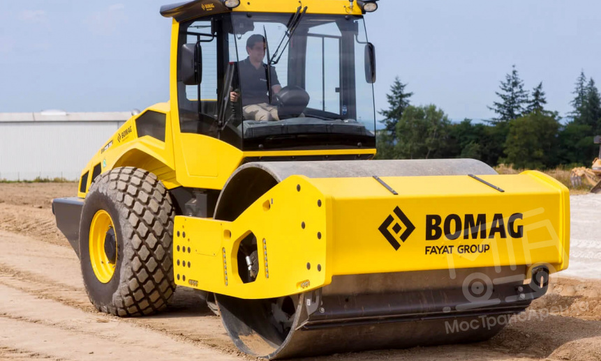 Аренда грунтового катка Bomag 216 - 17 тонн thumbnail 0