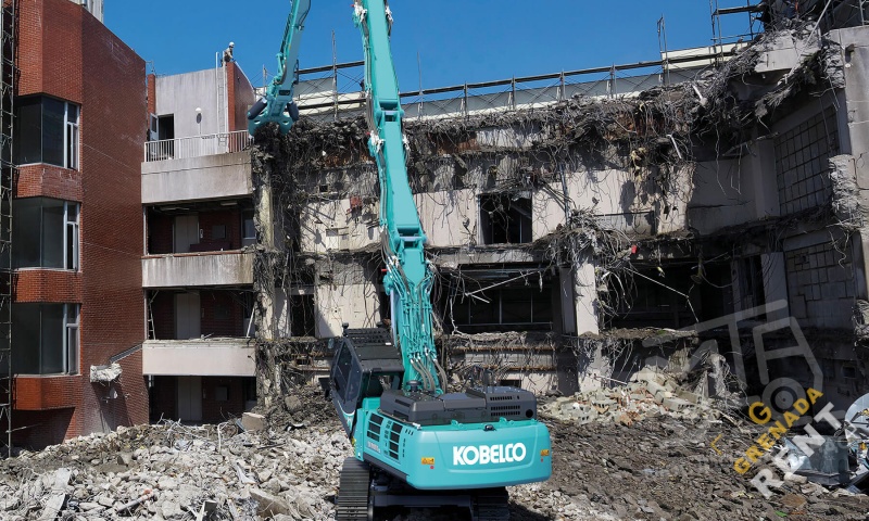 Аренда экскаватора Kobelco SK350LC-8 с бетоноломом thumbnail 2