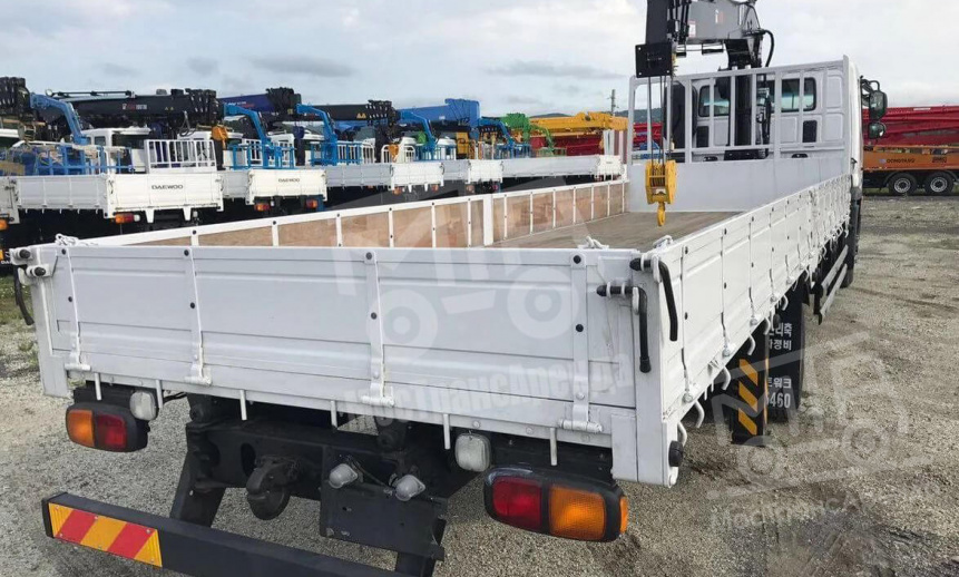 Аренда манипулятора Daewoo с грузоподъемностью стрелы 6 тонн и грузоподъемностью борта 7 тонн thumbnail 1