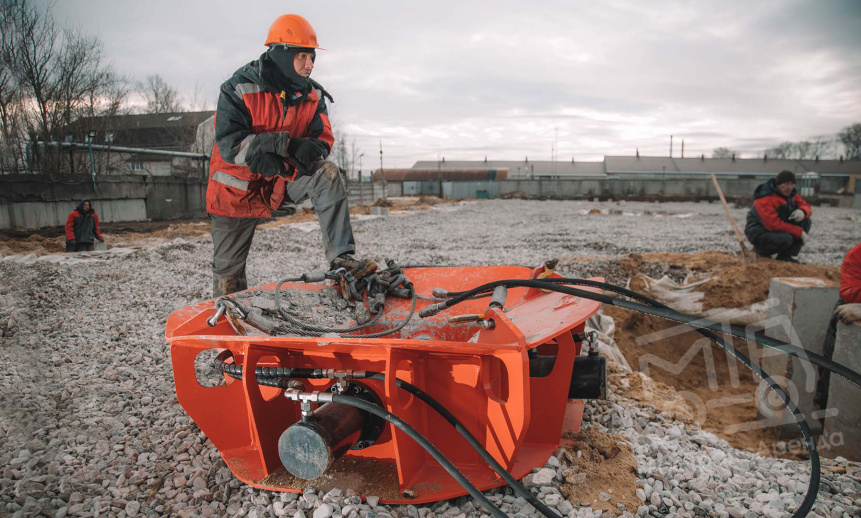 Аренда экскаватора Hitachi ZX200 со сваерезкой thumbnail 3