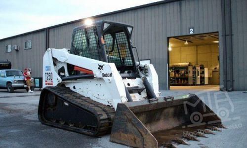 Аренда мини-погрузчика Bobcat T250 thumbnail 2