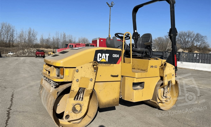 Аренда дорожного катка Caterpillar CB34 - 3,9 тонны thumbnail 0