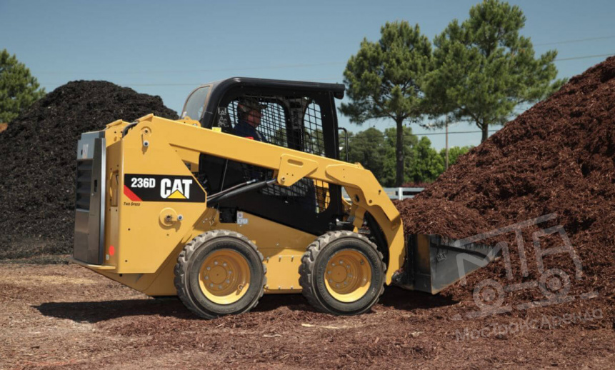 Аренда мини-погрузчика CAT 236D3 thumbnail 1