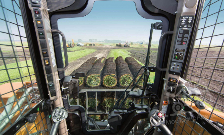 Аренда мини-погрузчика CASE SR130 thumbnail 3