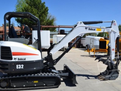 Аренда мини-экскаватора Bobcat E32