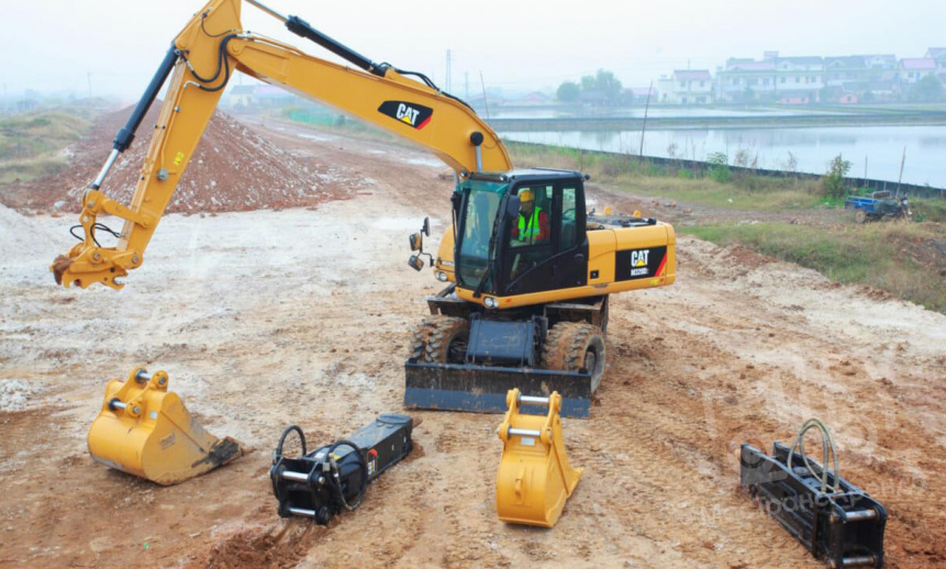 Аренда колесного экскаватора CAT M320D2 thumbnail 1