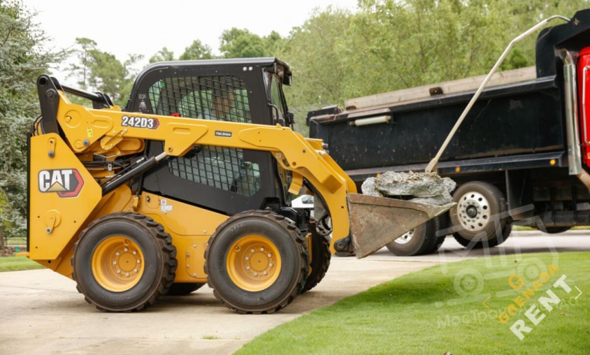 Аренда мини-погрузчика CAT 242D3 thumbnail 4