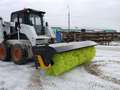 Аренда мини-погрузчика с щеткой