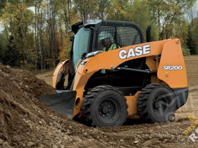 Аренда мини-погрузчика CASE SR200