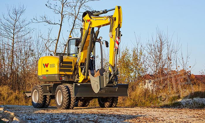Аренда колесного экскаватора Wacker Neuson EW100 thumbnail 0