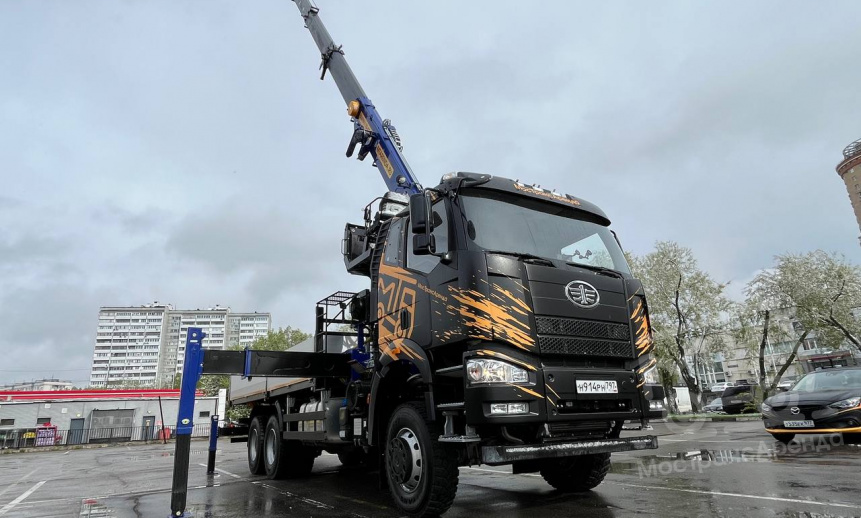 Аренда манипулятора FAW J6 с грузоподъемностью стрелы 8 тонны и грузоподъемностью борта 27 тонн thumbnail 2