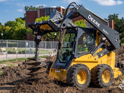 Аренда мини-погрузчика John Deere 324G