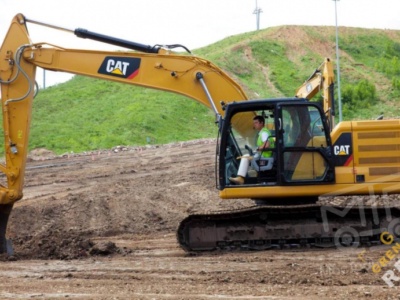 Аренда экскаватора Cat 323D2 L с узким ковшом