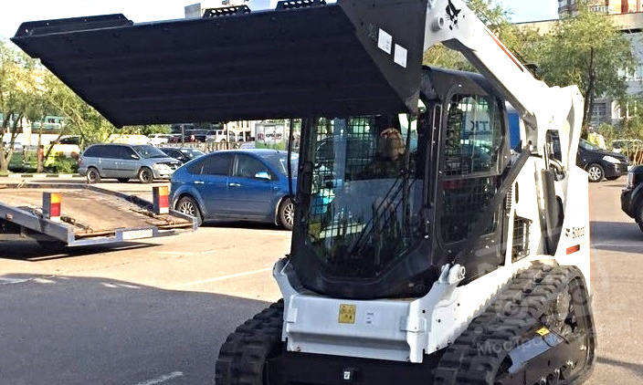 Аренда мини-погрузчика Bobcat Т590 thumbnail 0