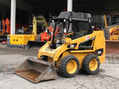 Аренда мини-погрузчика CAT 226B3