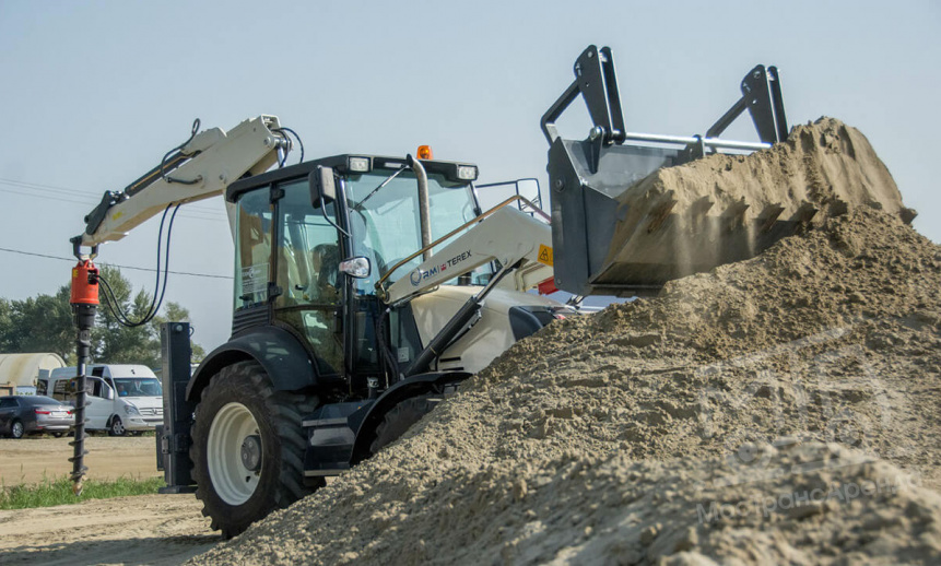 Аренда экскаватора-погрузчика Terex TLB 825 thumbnail 1