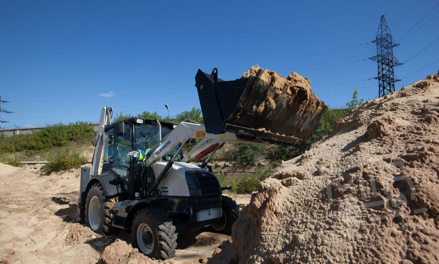 Аренда экскаватора-погрузчика Terex TLB 825 thumbnail 3