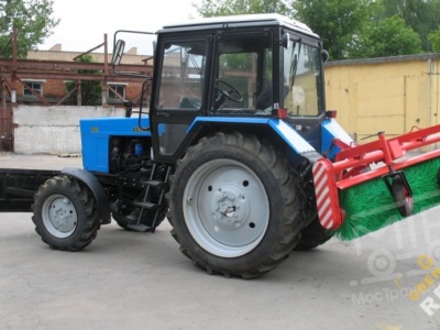 Аренда трактора с щеткой