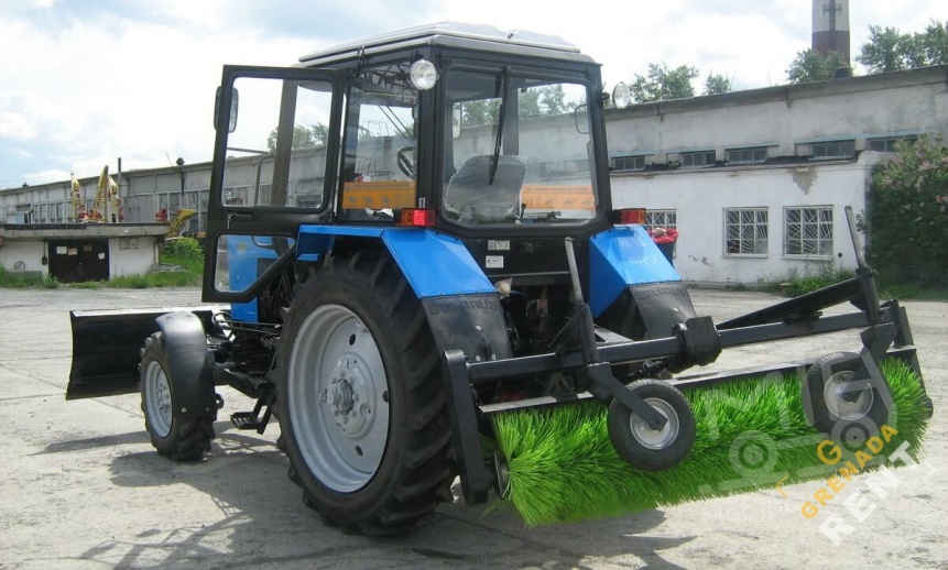 Аренда трактора с щеткой thumbnail 1