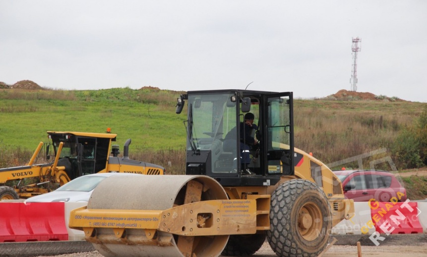 Аренда грунтового катка CAT CS56 - 12,5 тонн thumbnail 0