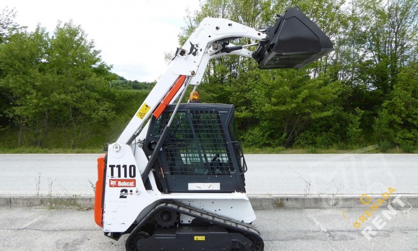Аренда мини-погрузчика Bobcat Т110 thumbnail 1