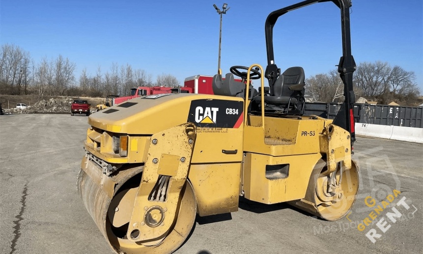Аренда дорожного катка Caterpillar CB34 - 3,9 тонны thumbnail 0