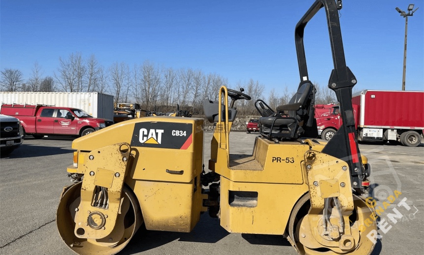 Аренда дорожного катка Caterpillar CB34 - 3,9 тонны thumbnail 1