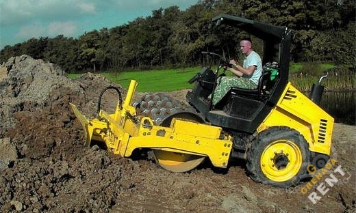 Аренда тротуарного катка Bomag BW 124 DH-3 - 3,3 тонны thumbnail 1