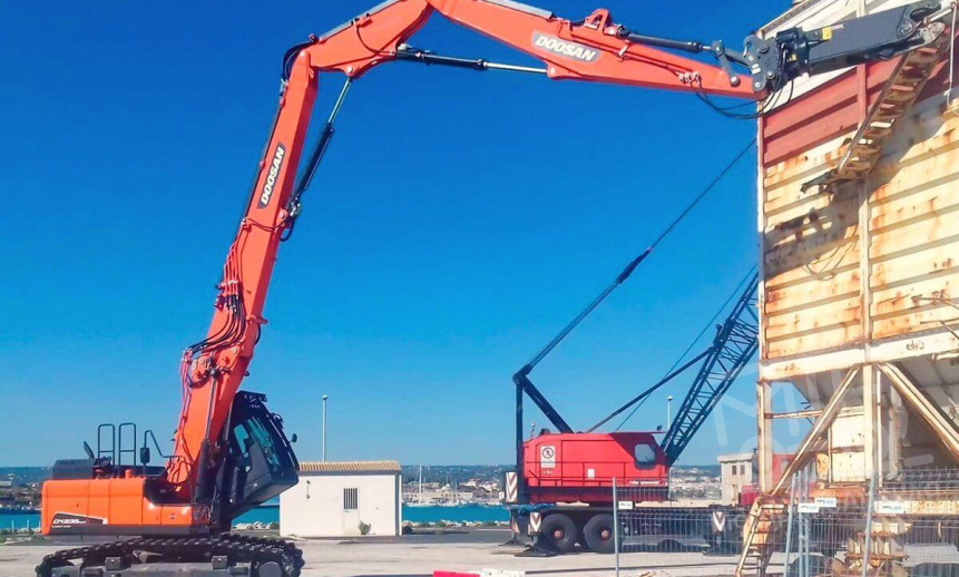 Аренда экскаватора Doosan S500LC-V Demolition с гидроножницами thumbnail 0