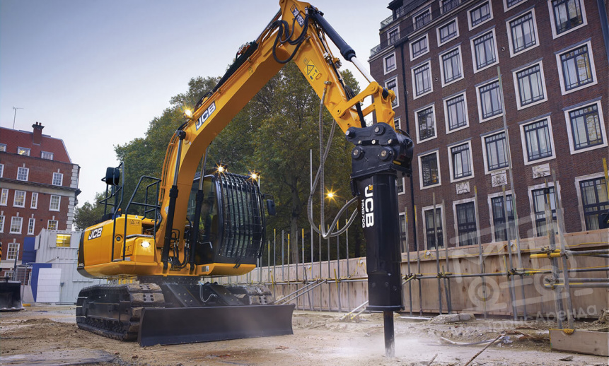 Аренда гусеничного экскаватора JCB JS 130 thumbnail 0