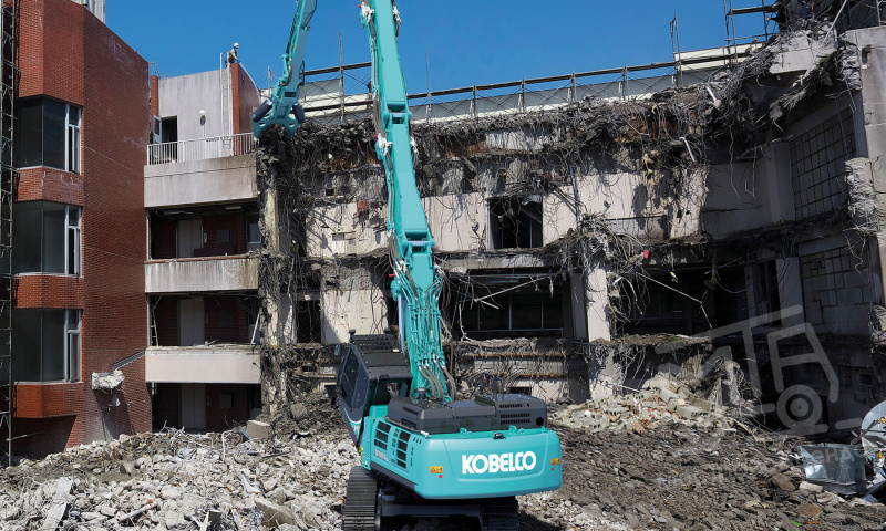 Аренда экскаватора Kobelco SK350LC-8 с бетоноломом thumbnail 2