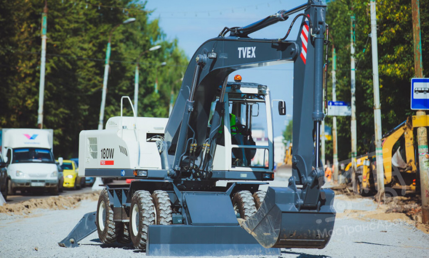 Аренда колесного экскаватора Tvex 180W thumbnail 1