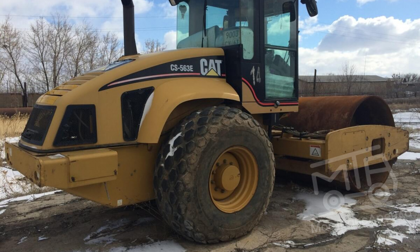Аренда грунтового катка CAT SC 563 E - 12,1 тонн thumbnail 1